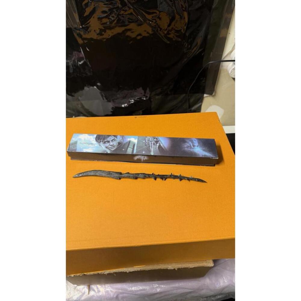 Harry Potter‎ Wand Replica Collectible w/ Box – Display Prop, Made in China